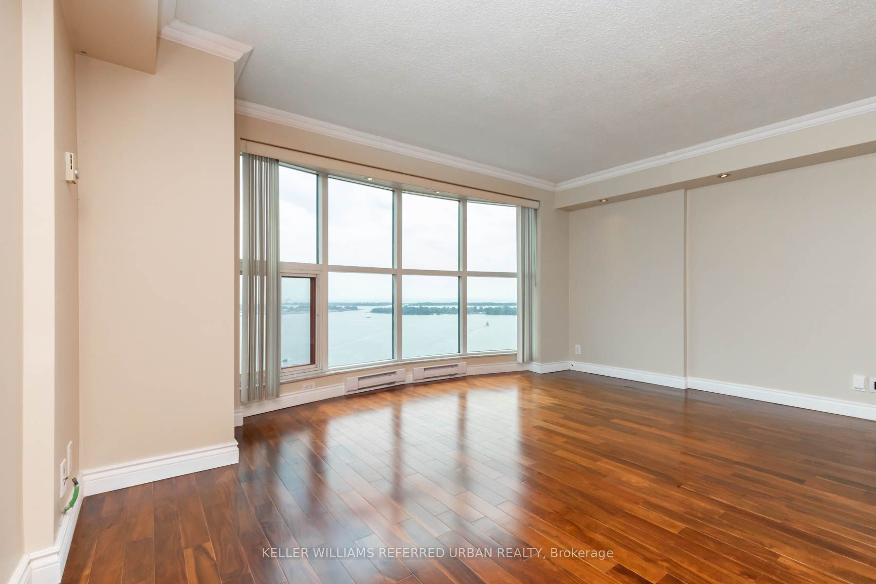 99 Harbour Sq, #3303