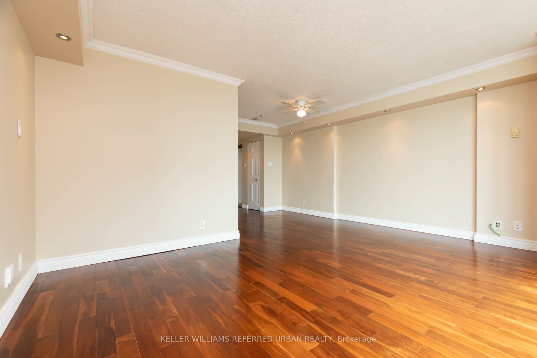 99 Harbour Sq, #3303