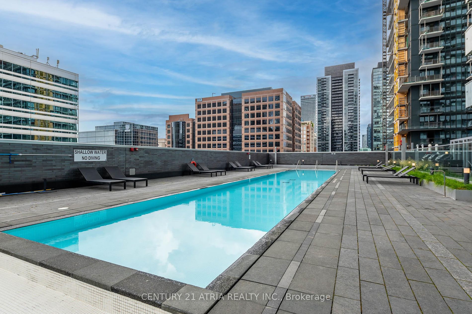 50 Charles St E, #4906
