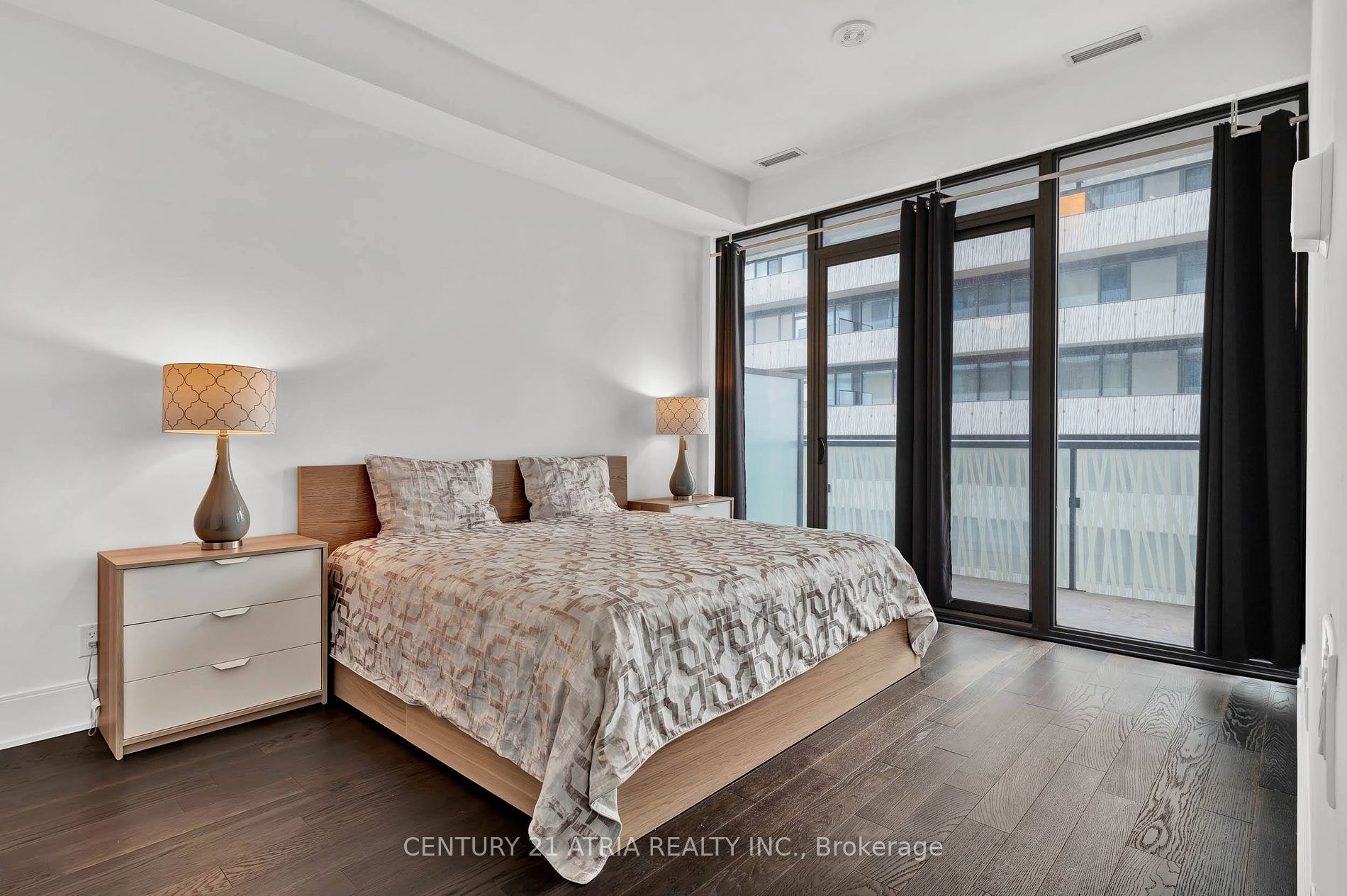 50 Charles St E, #4906