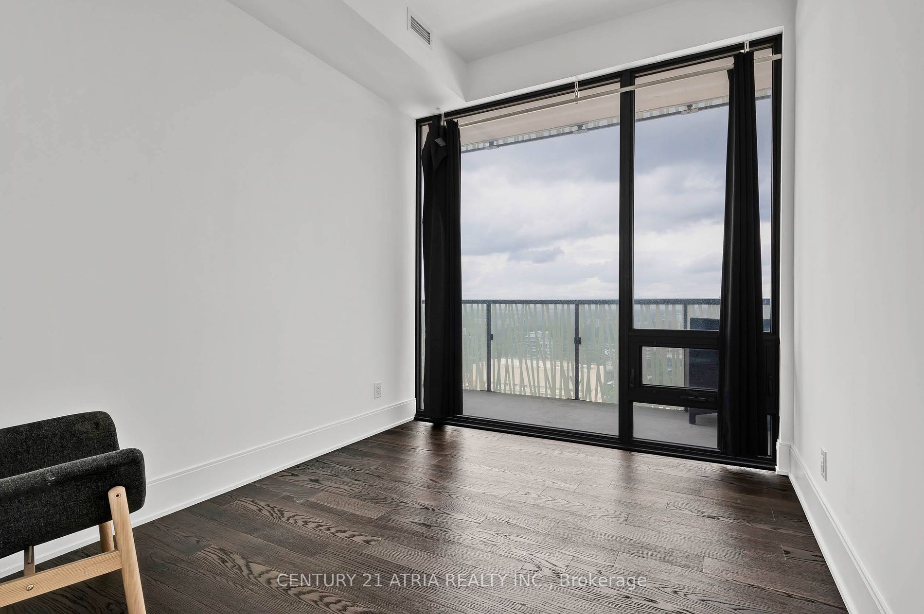 50 Charles St E, #4906