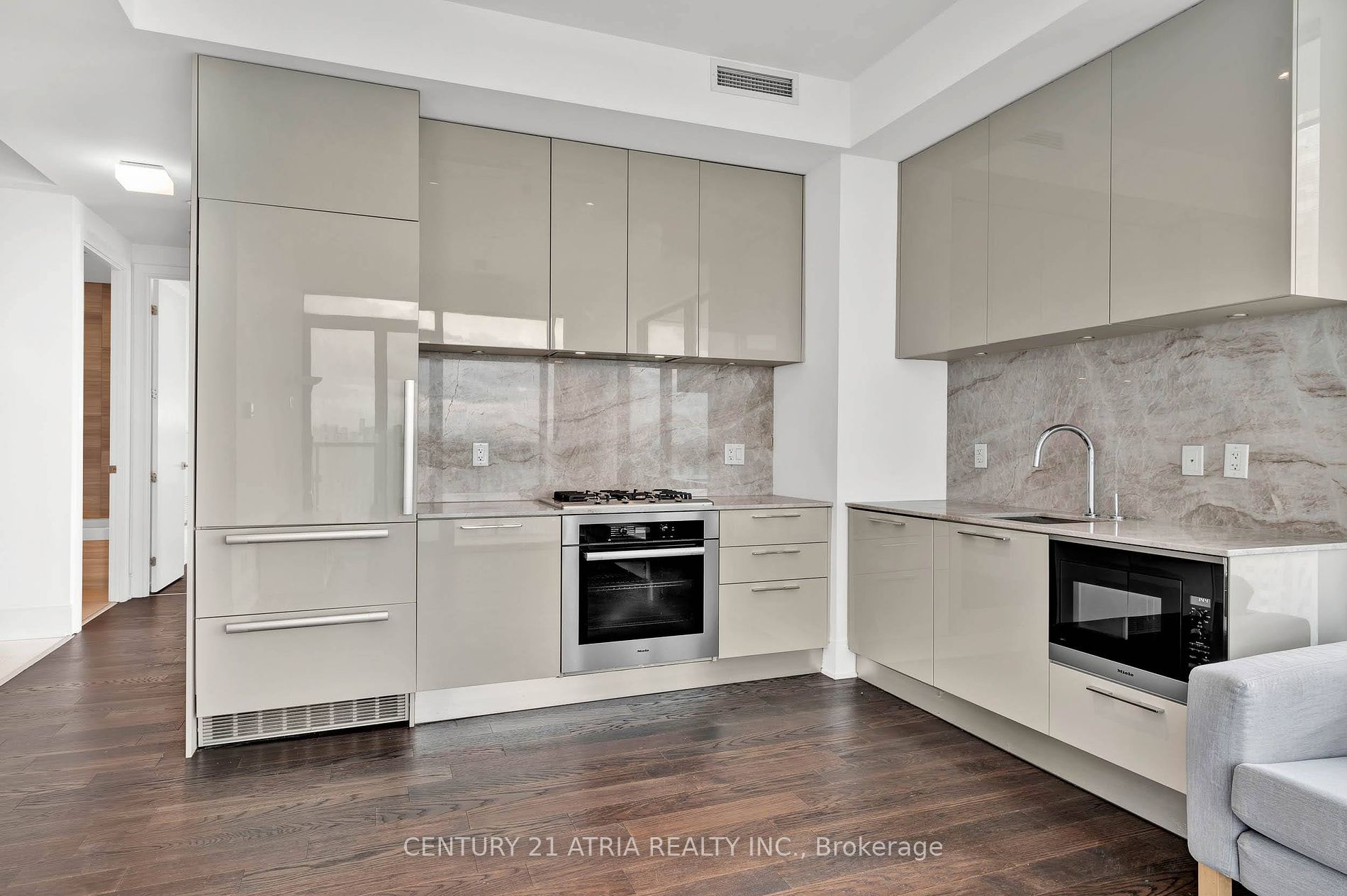50 Charles St E, #4906