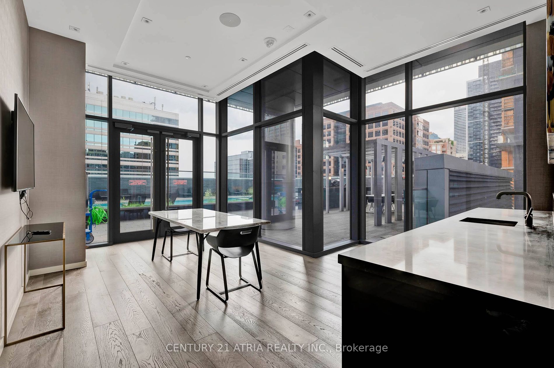 50 Charles St E, #4906