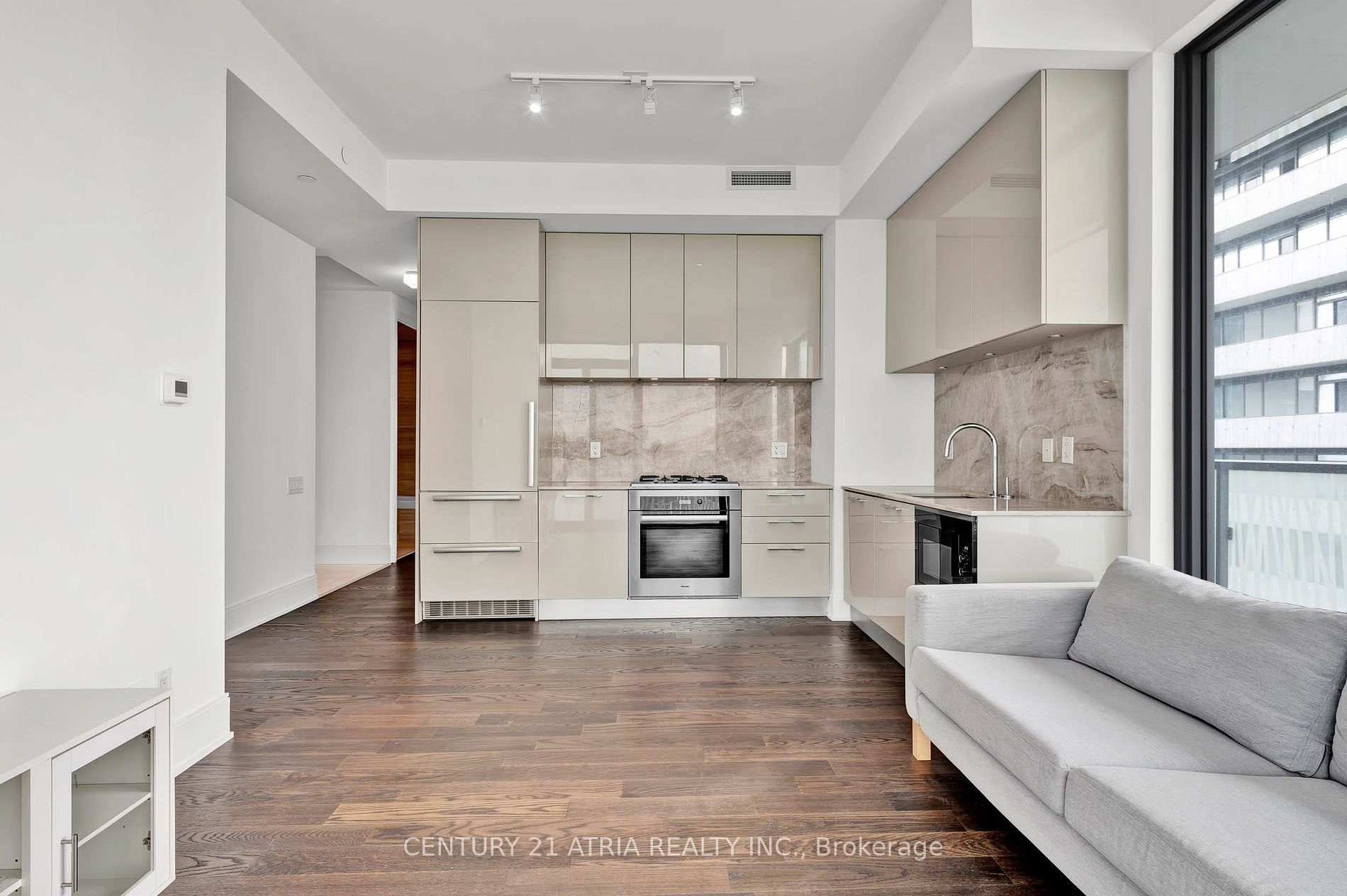 50 Charles St E, #4906