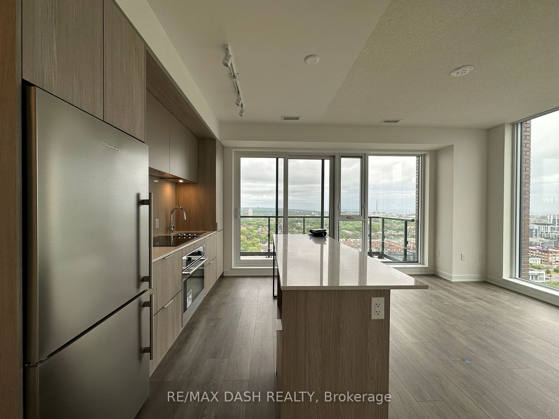 130 River St, #2402