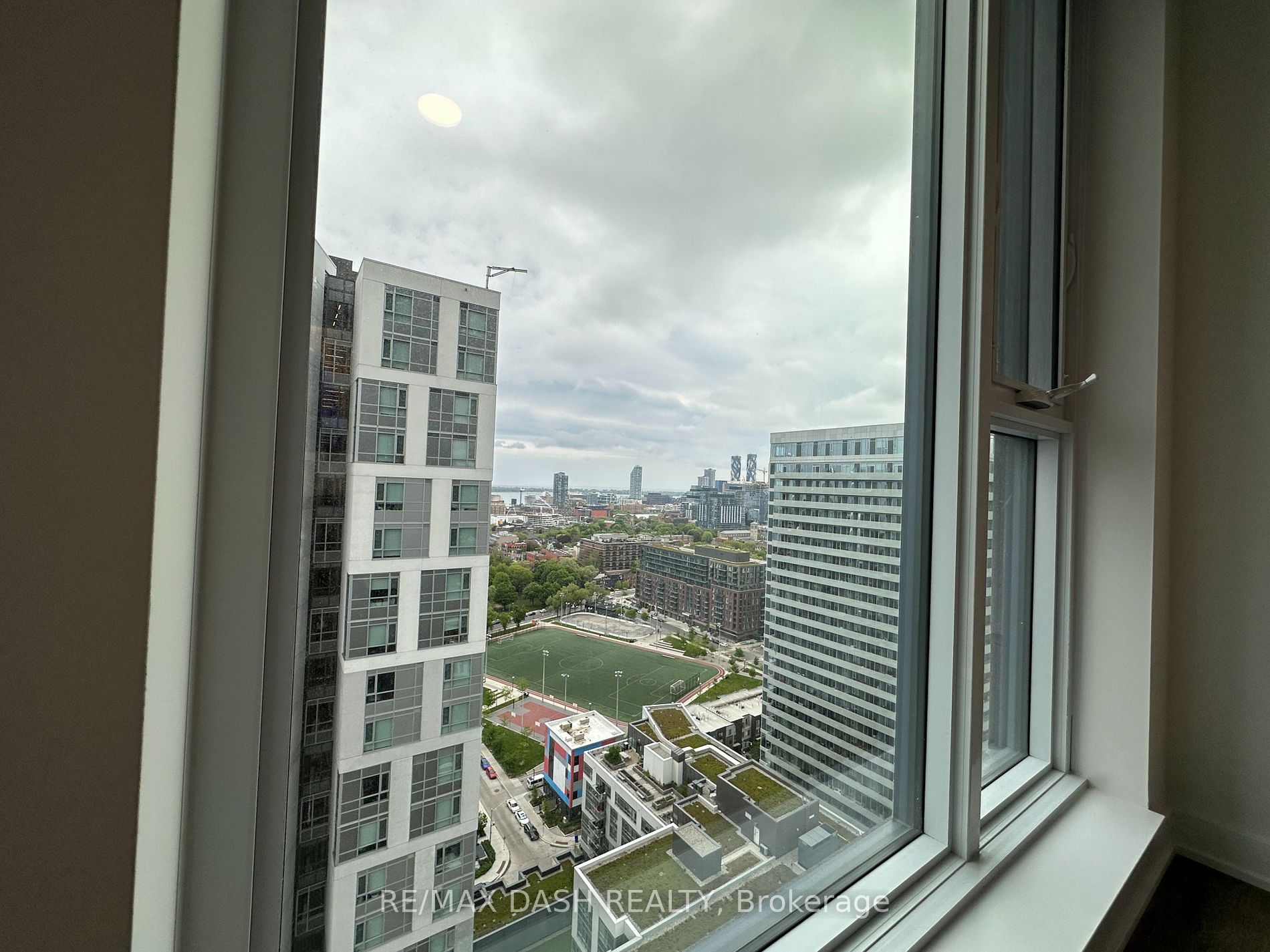 130 River St, #2402