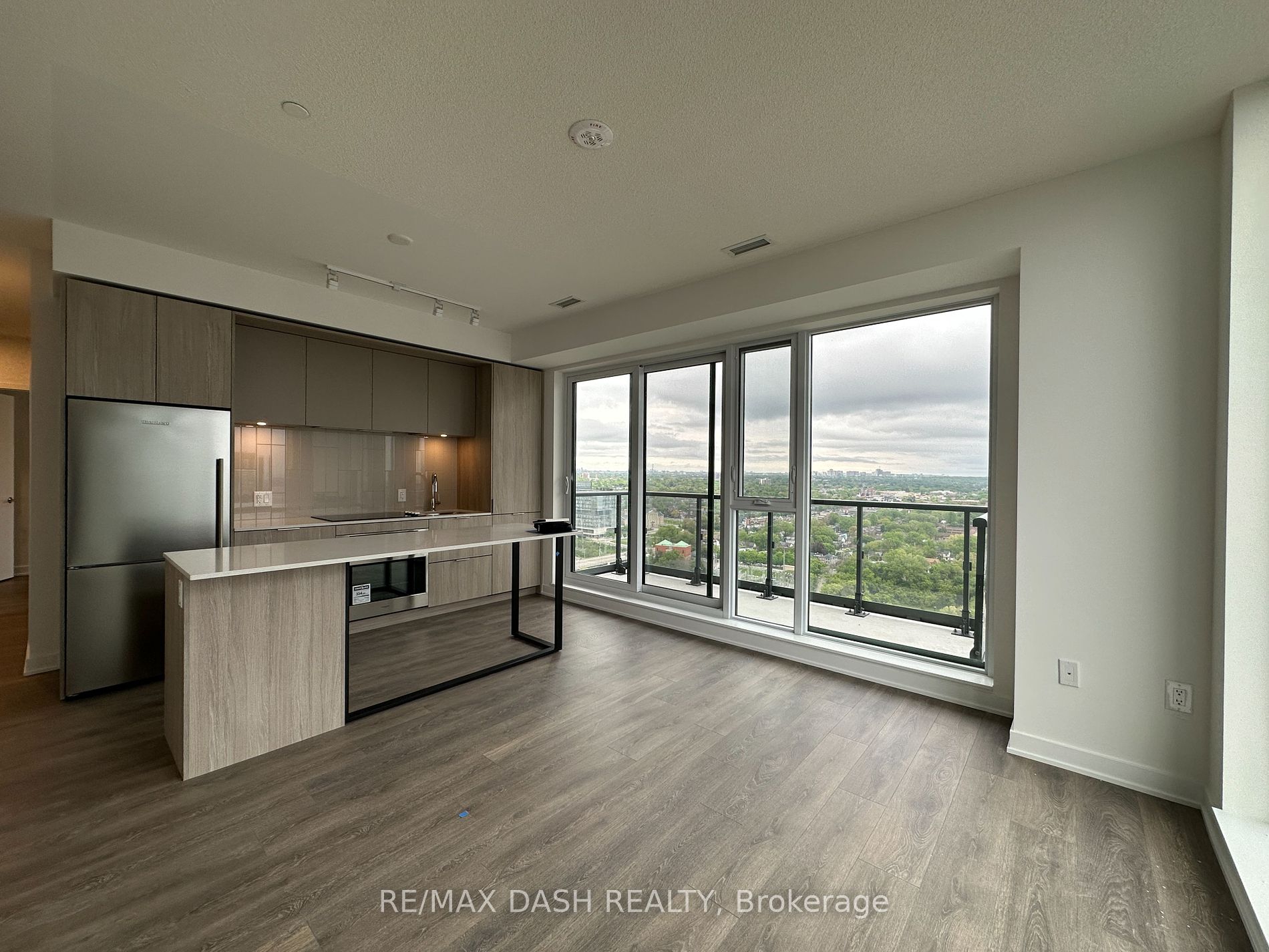 130 River St, #2402