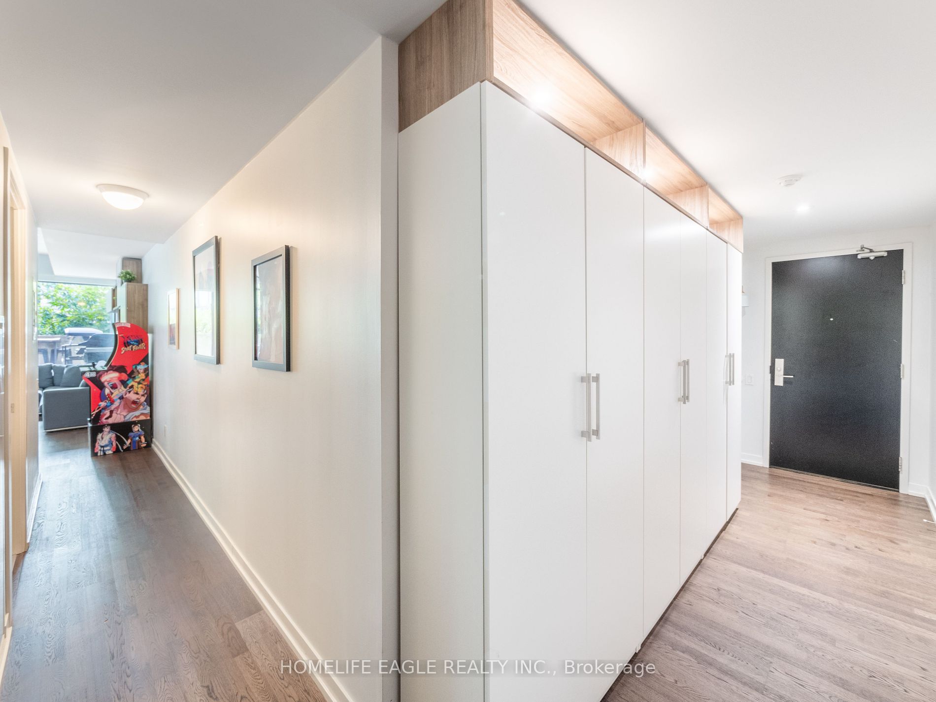 95 Bathurst St, #218