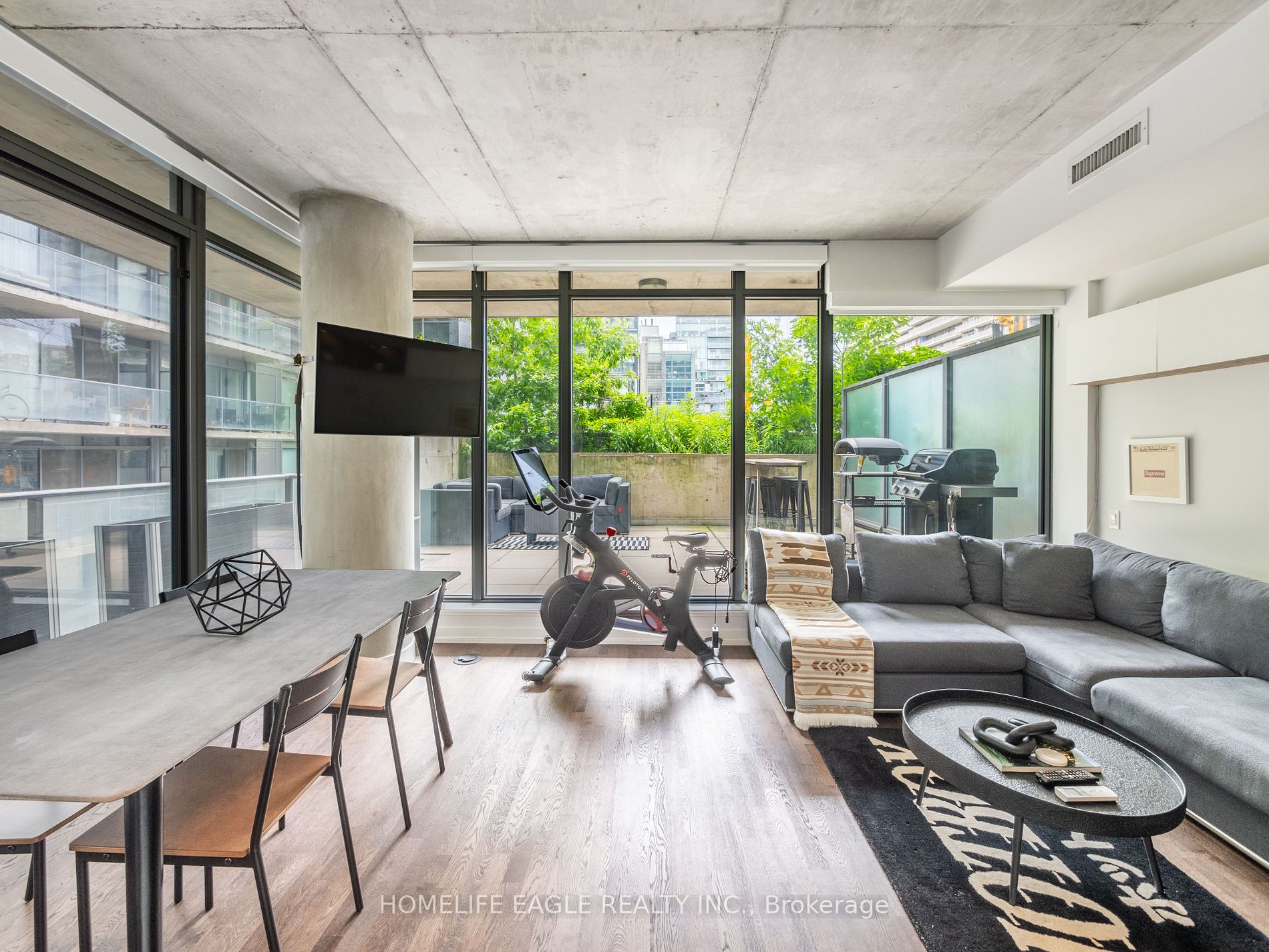 95 Bathurst St, #218