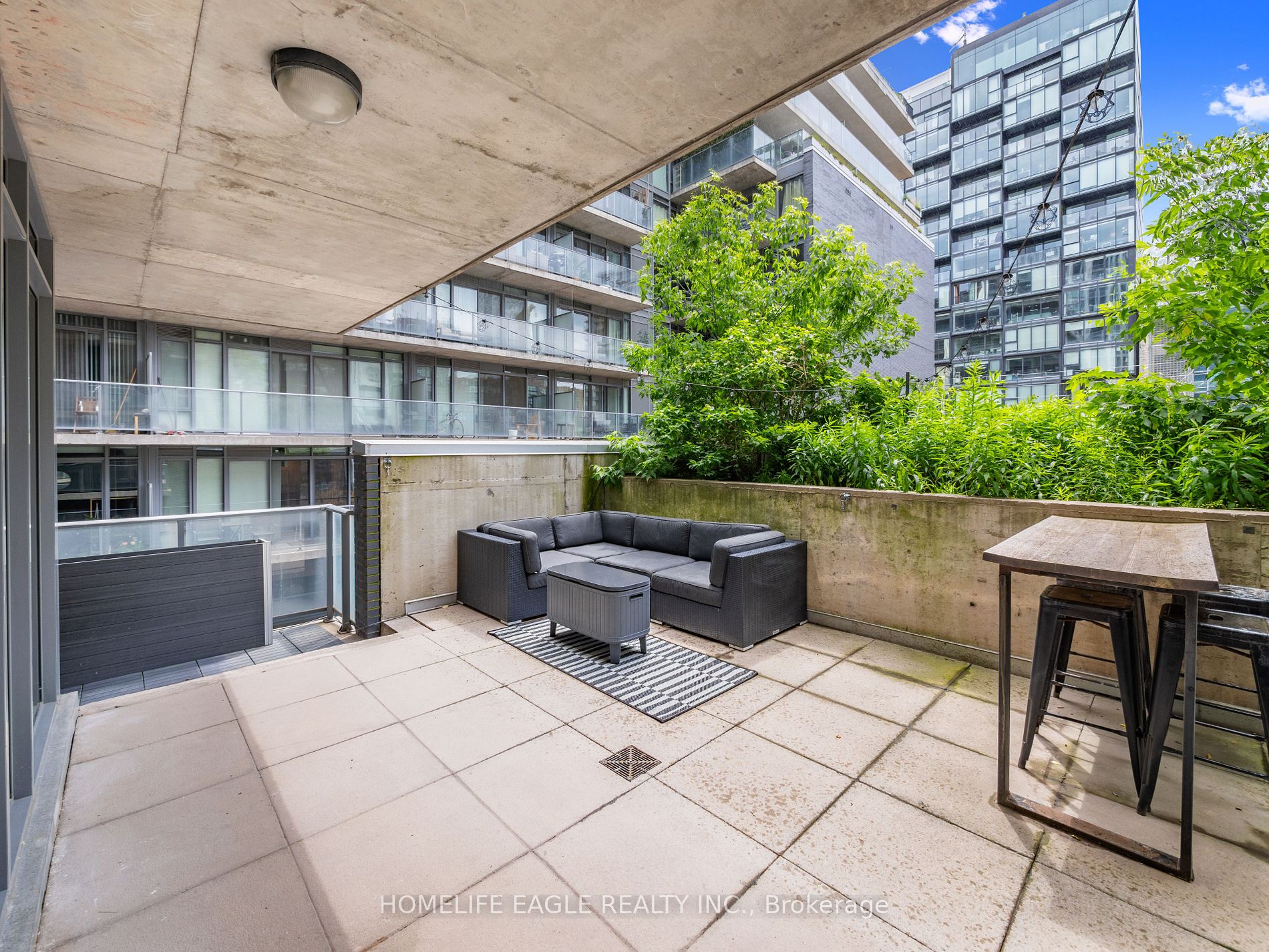95 Bathurst St, #218