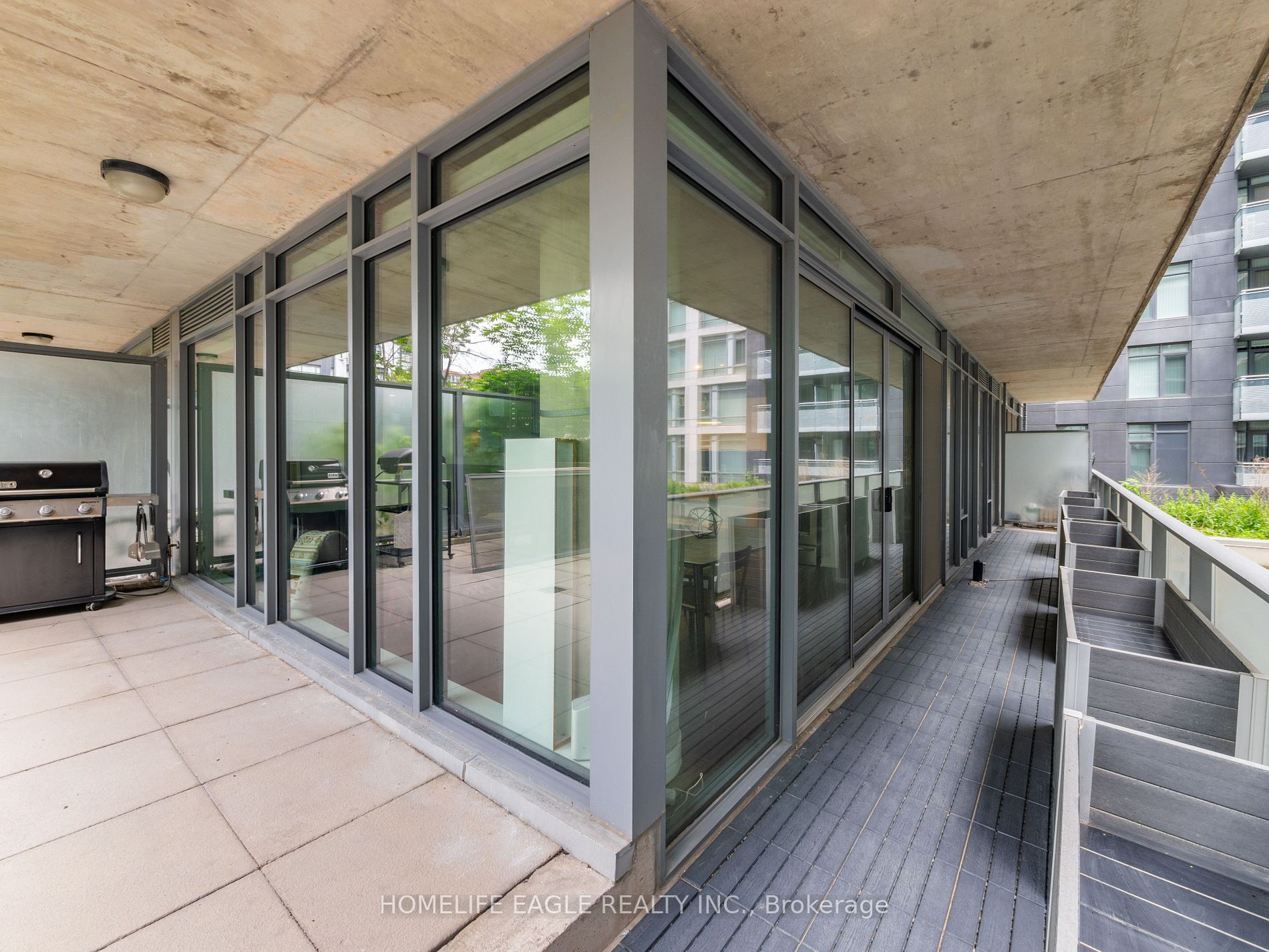 95 Bathurst St, #218