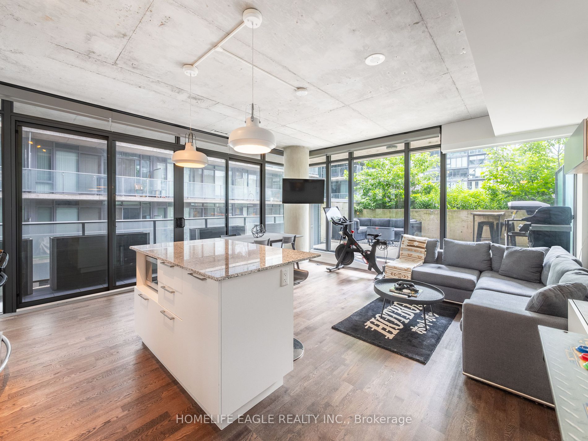 95 Bathurst St, #218