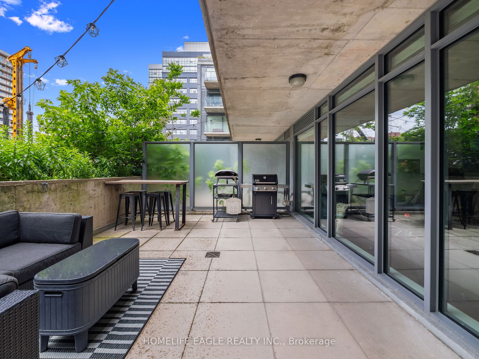 95 Bathurst St, #218