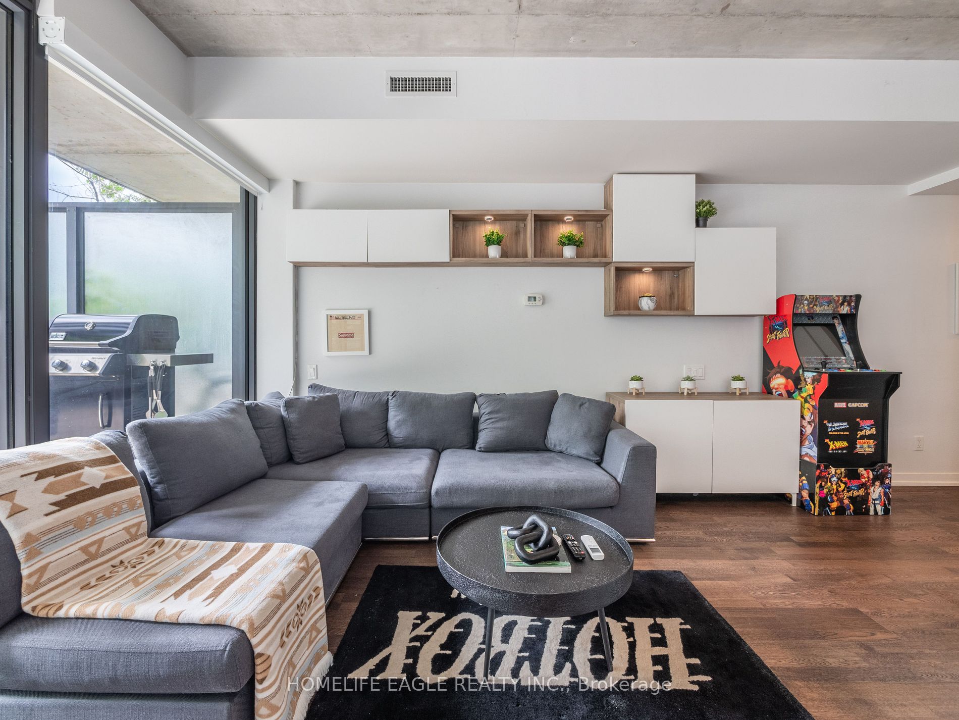 95 Bathurst St, #218