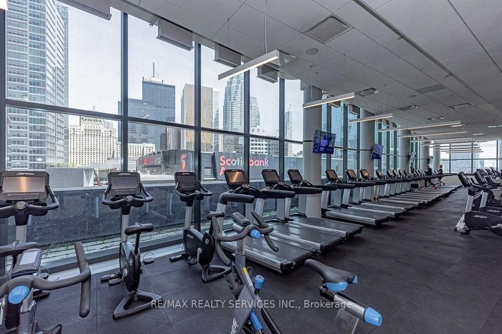 100 Harbour St, #1202