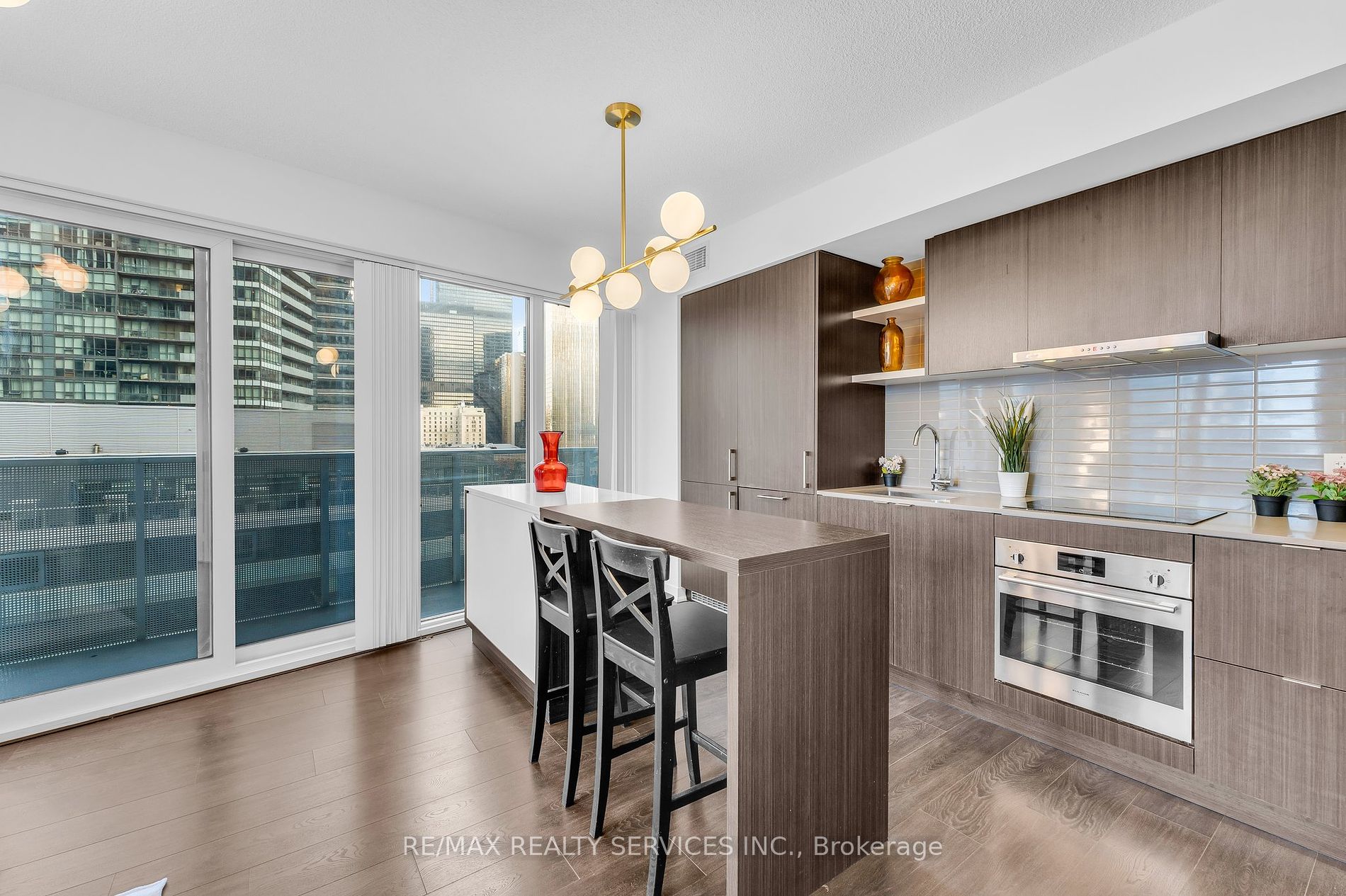 100 Harbour St, #1202