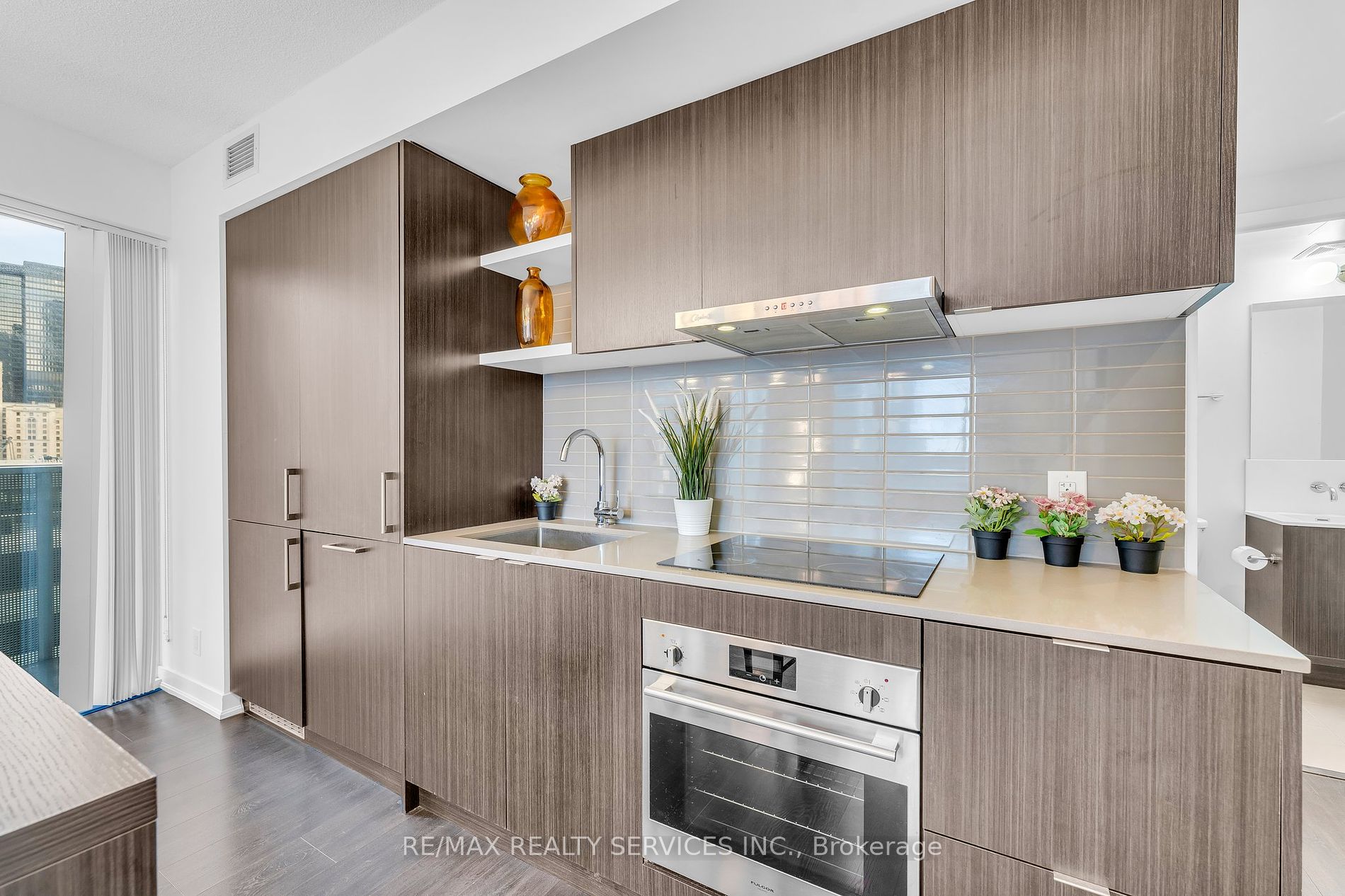 100 Harbour St, #1202