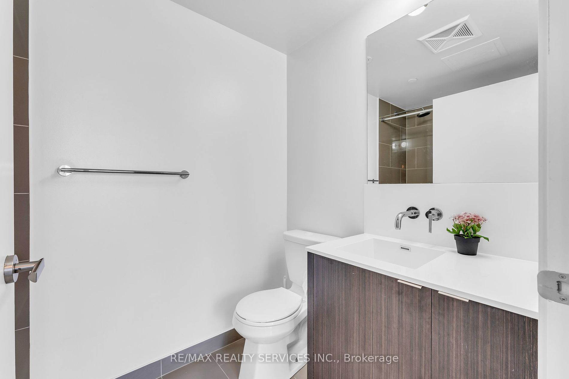 100 Harbour St, #1202