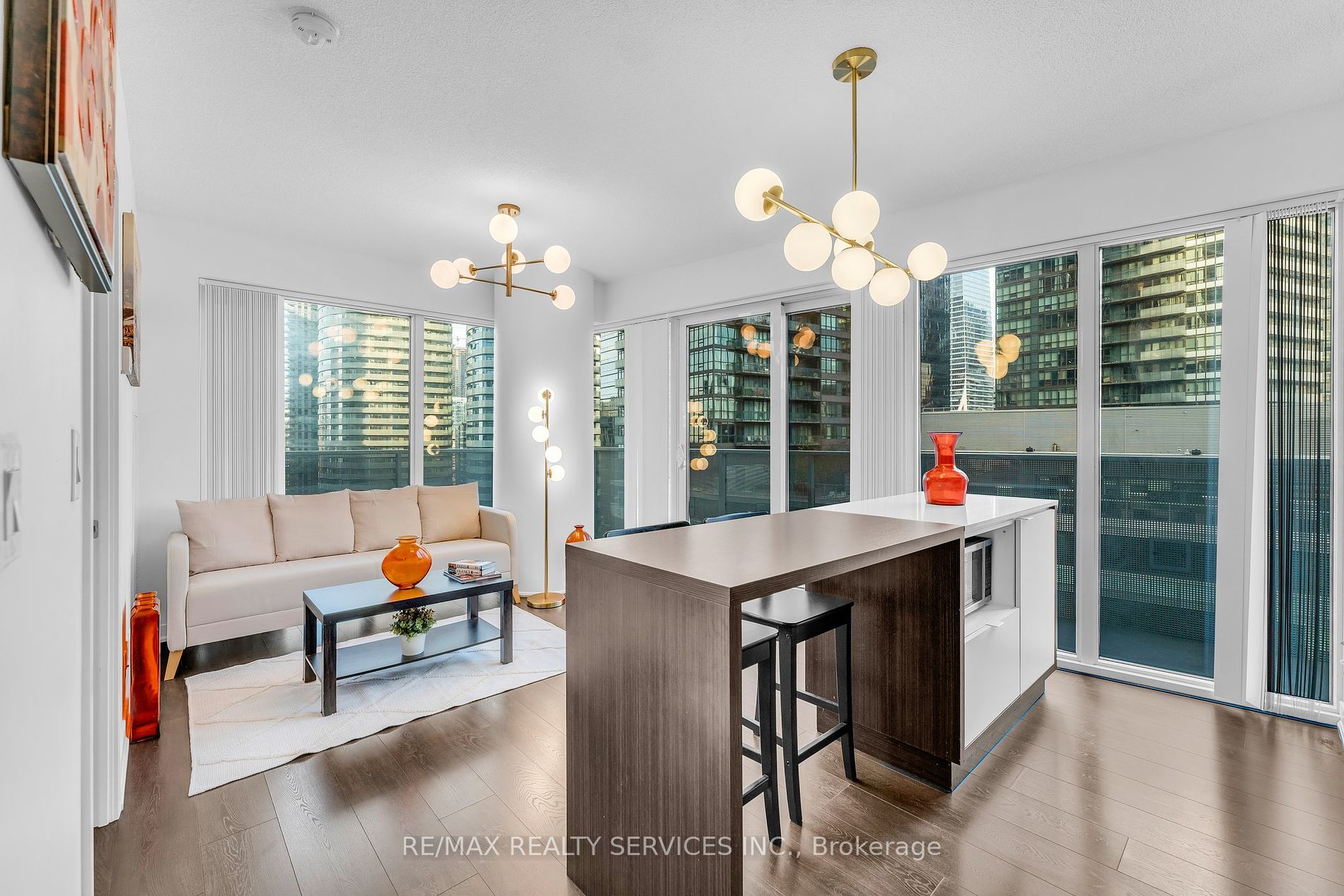 100 Harbour St, #1202
