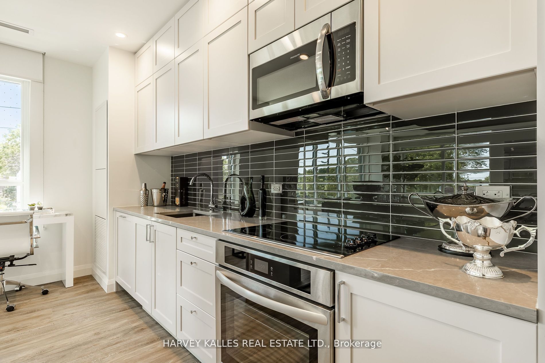 71 Redpath Ave, #306
