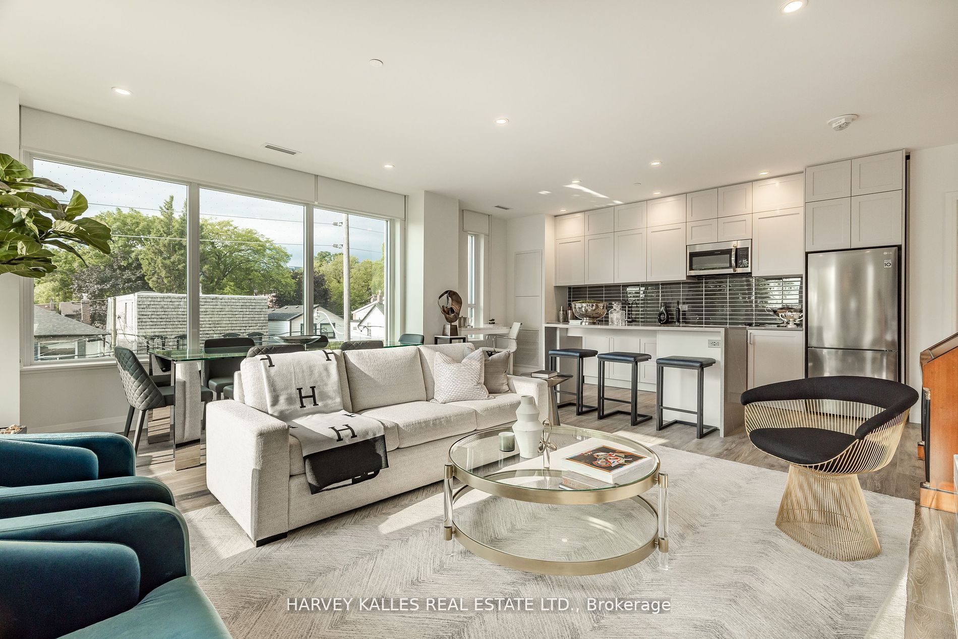 71 Redpath Ave, #306