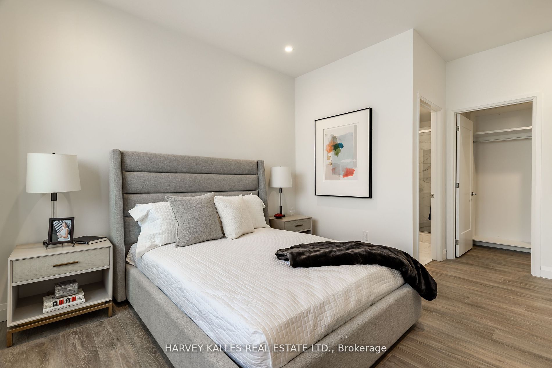 71 Redpath Ave, #306