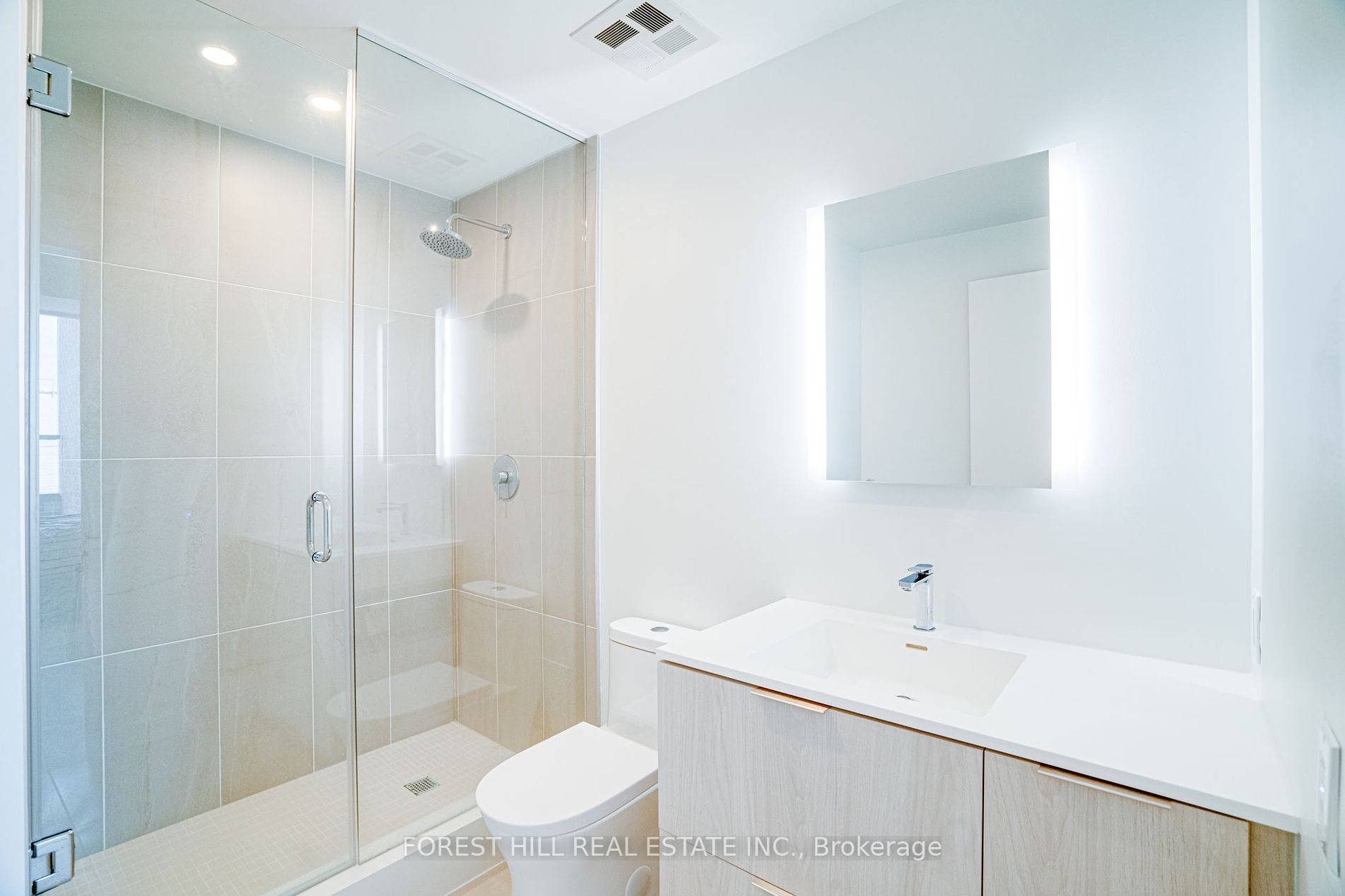 185 Alberta Avenue, #209