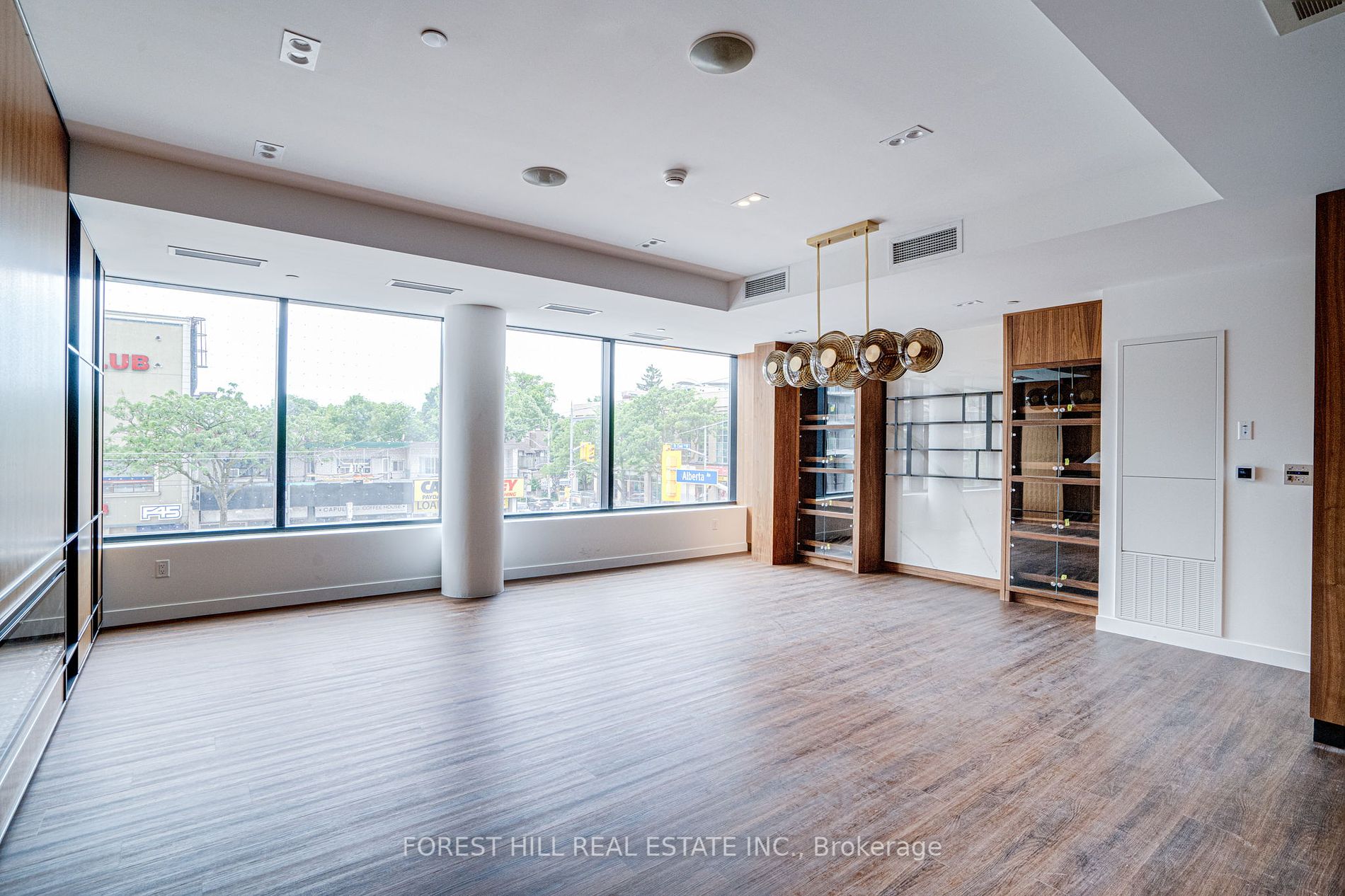 185 Alberta Avenue, #209