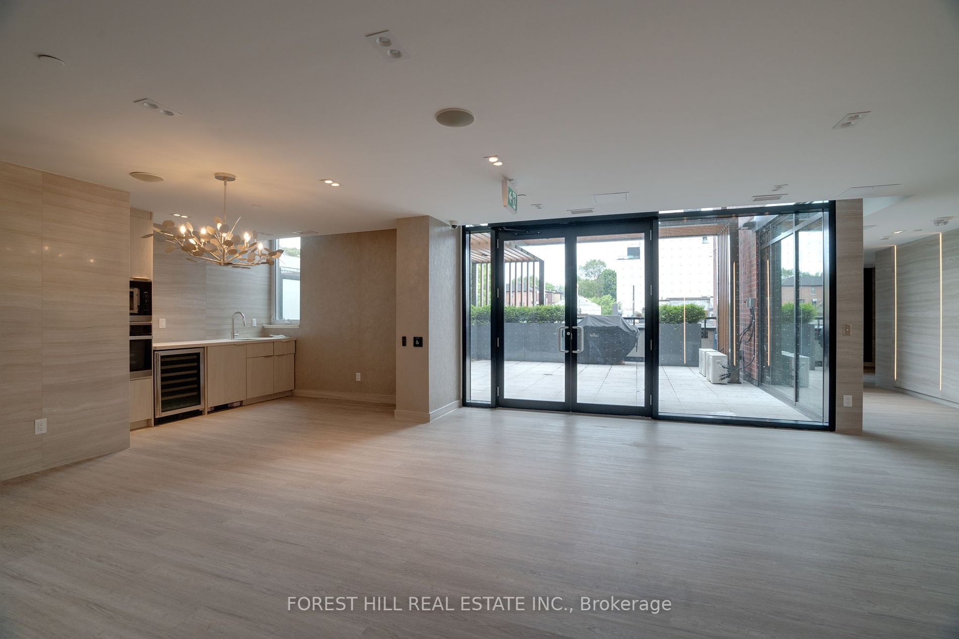 185 Alberta Avenue, #209