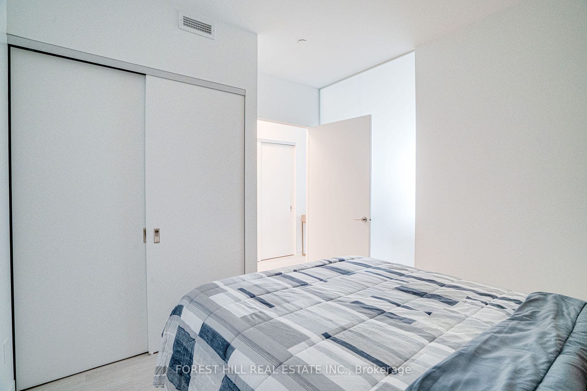 185 Alberta Avenue, #209