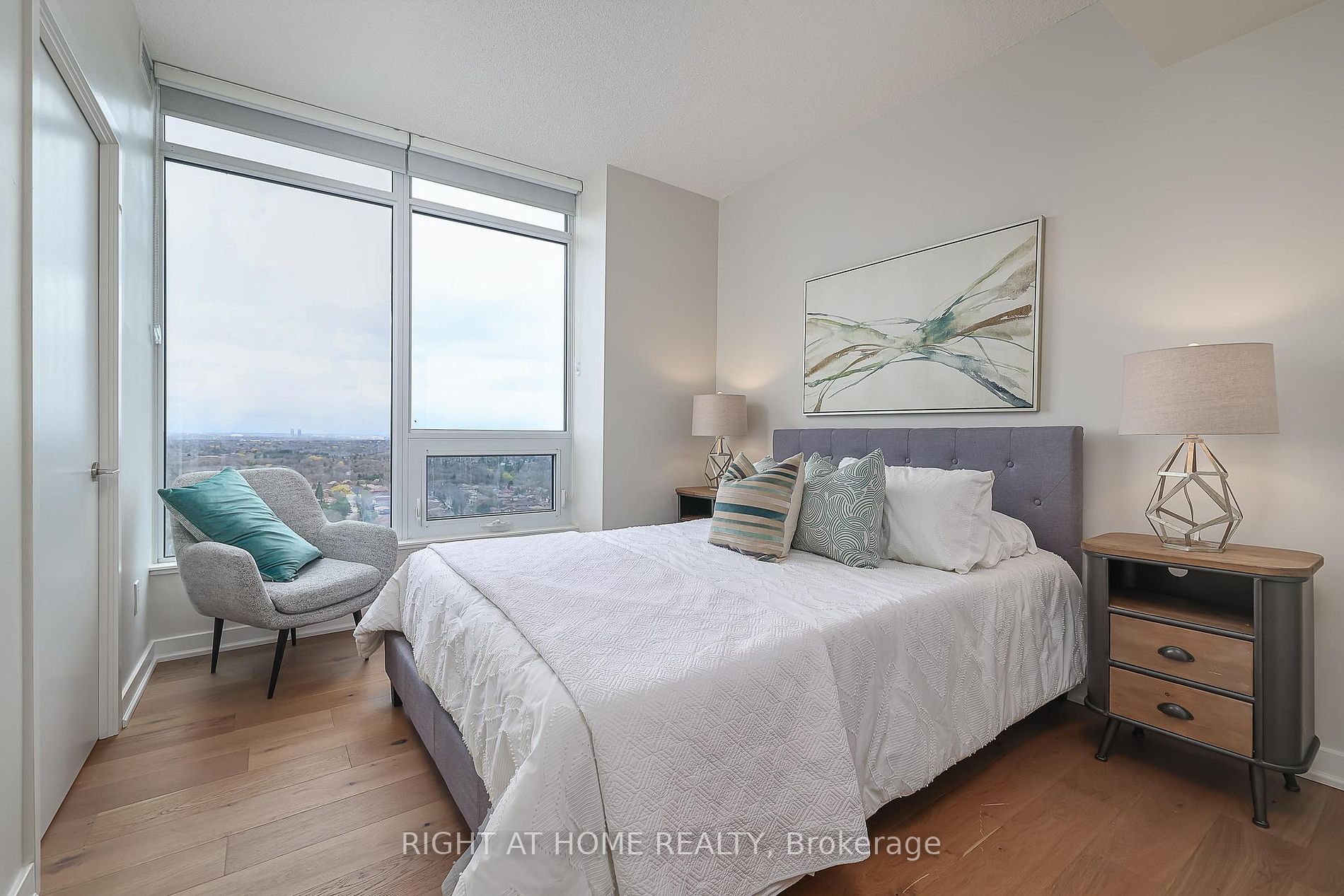 121 MCMAHON Dr, #2917