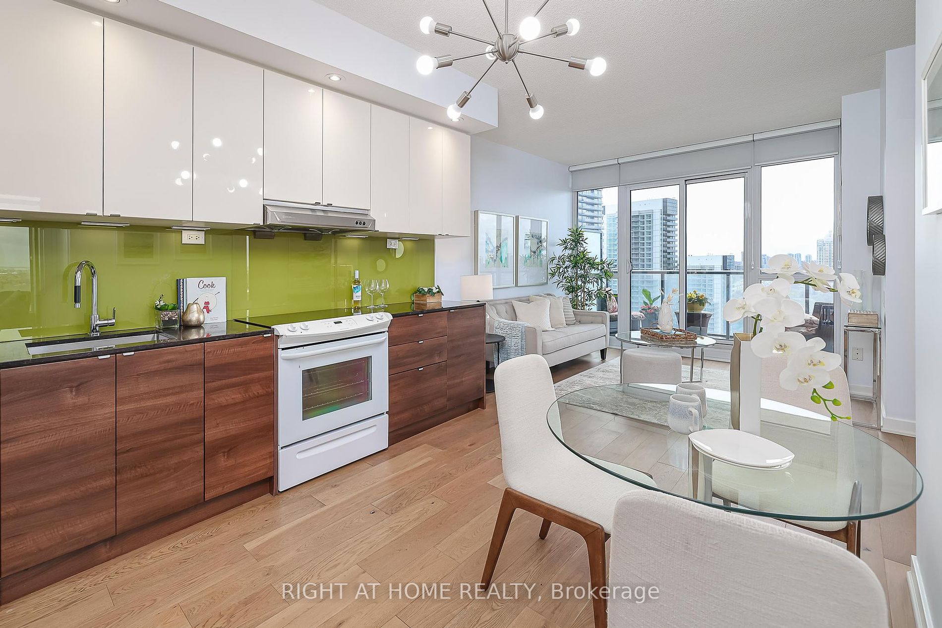 121 MCMAHON Dr, #2917