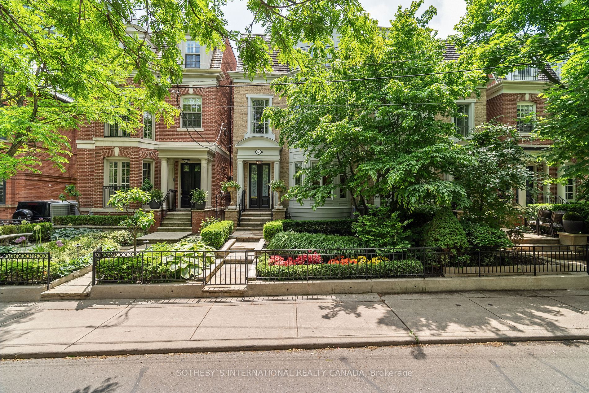 55 Lowther Ave