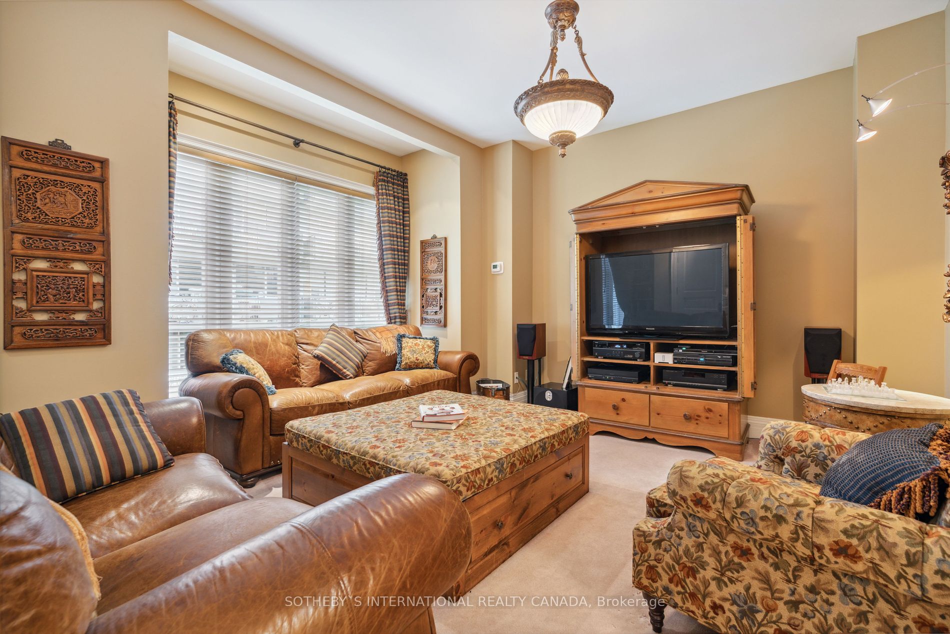 55 Lowther Ave