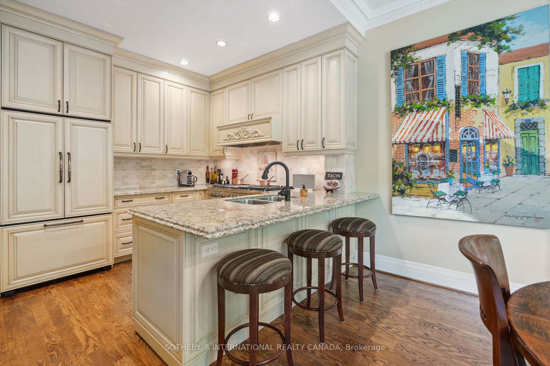55 Lowther Ave
