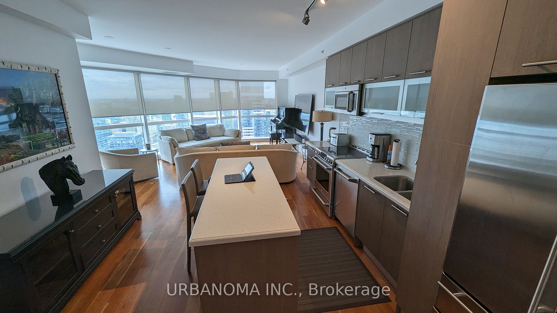 388 Yonge St W, #6116