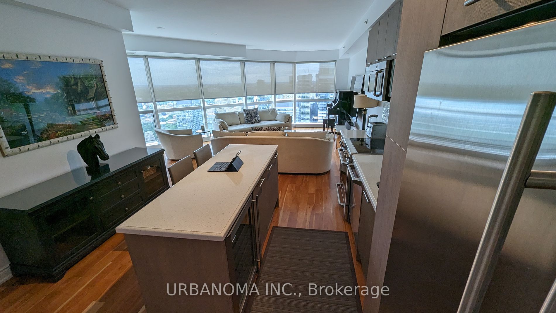 388 Yonge St W, #6116