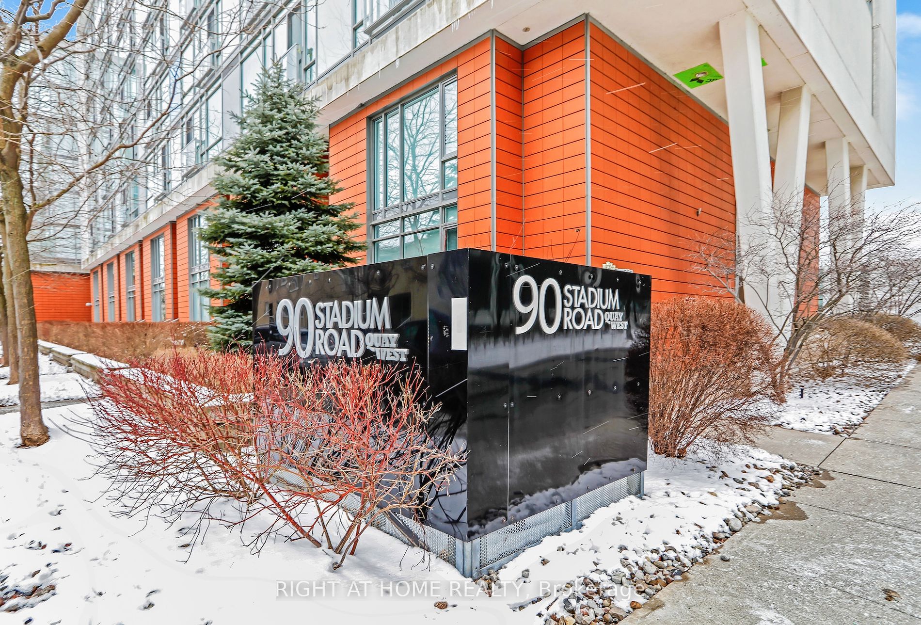 90 Stadium Rd, #829
