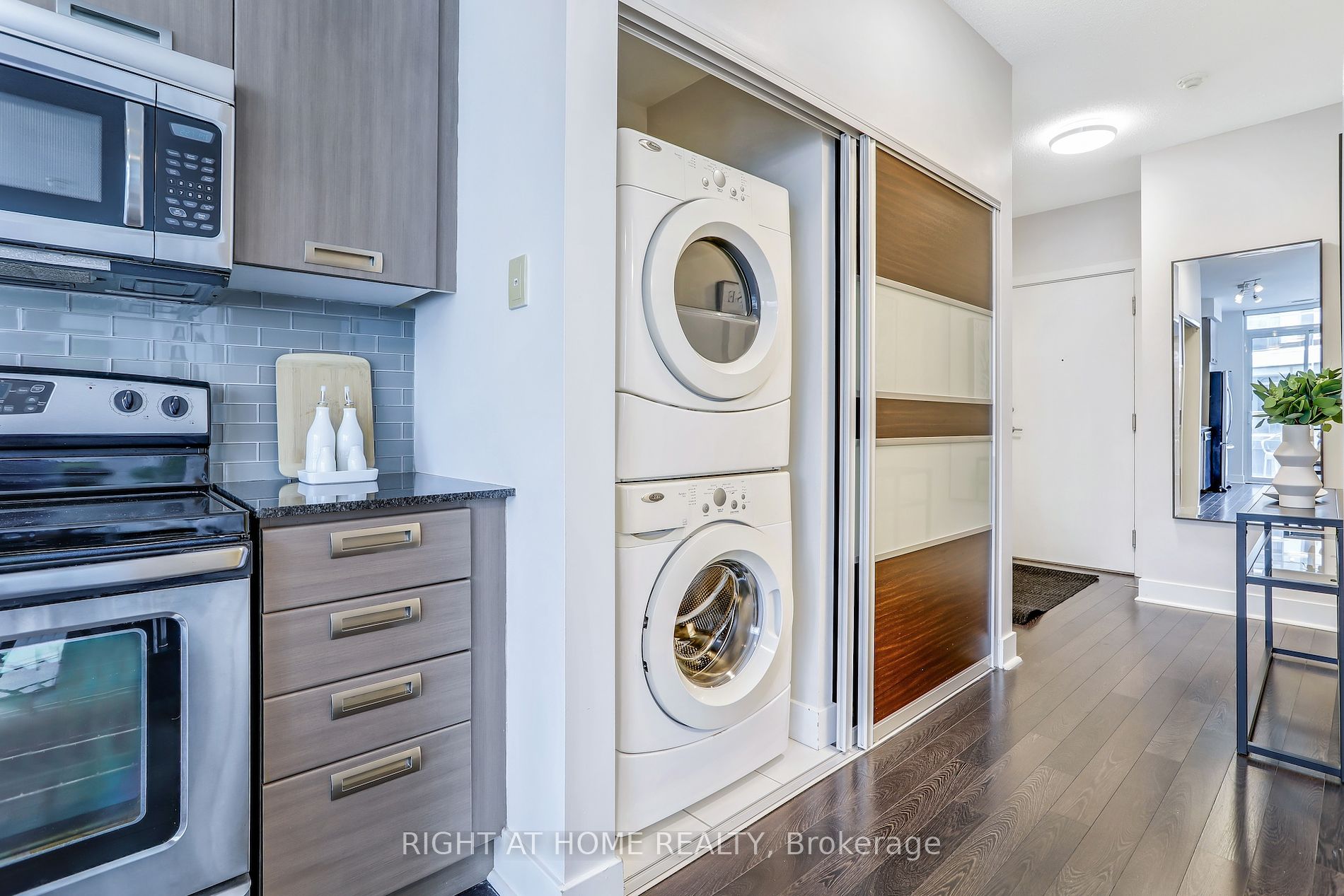 90 Stadium Rd, #829