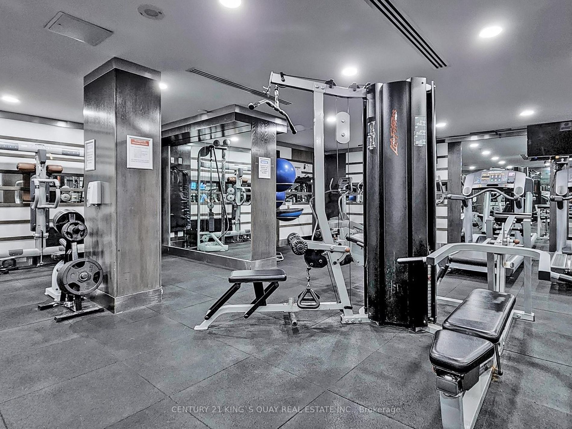 21 Carlton St, #1301