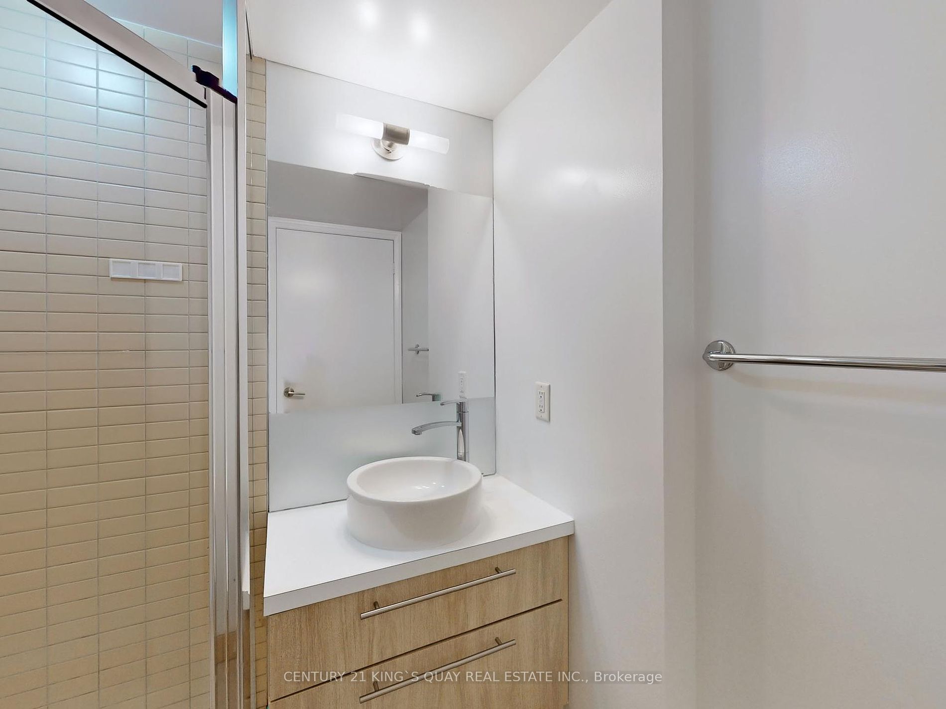 21 Carlton St, #1301