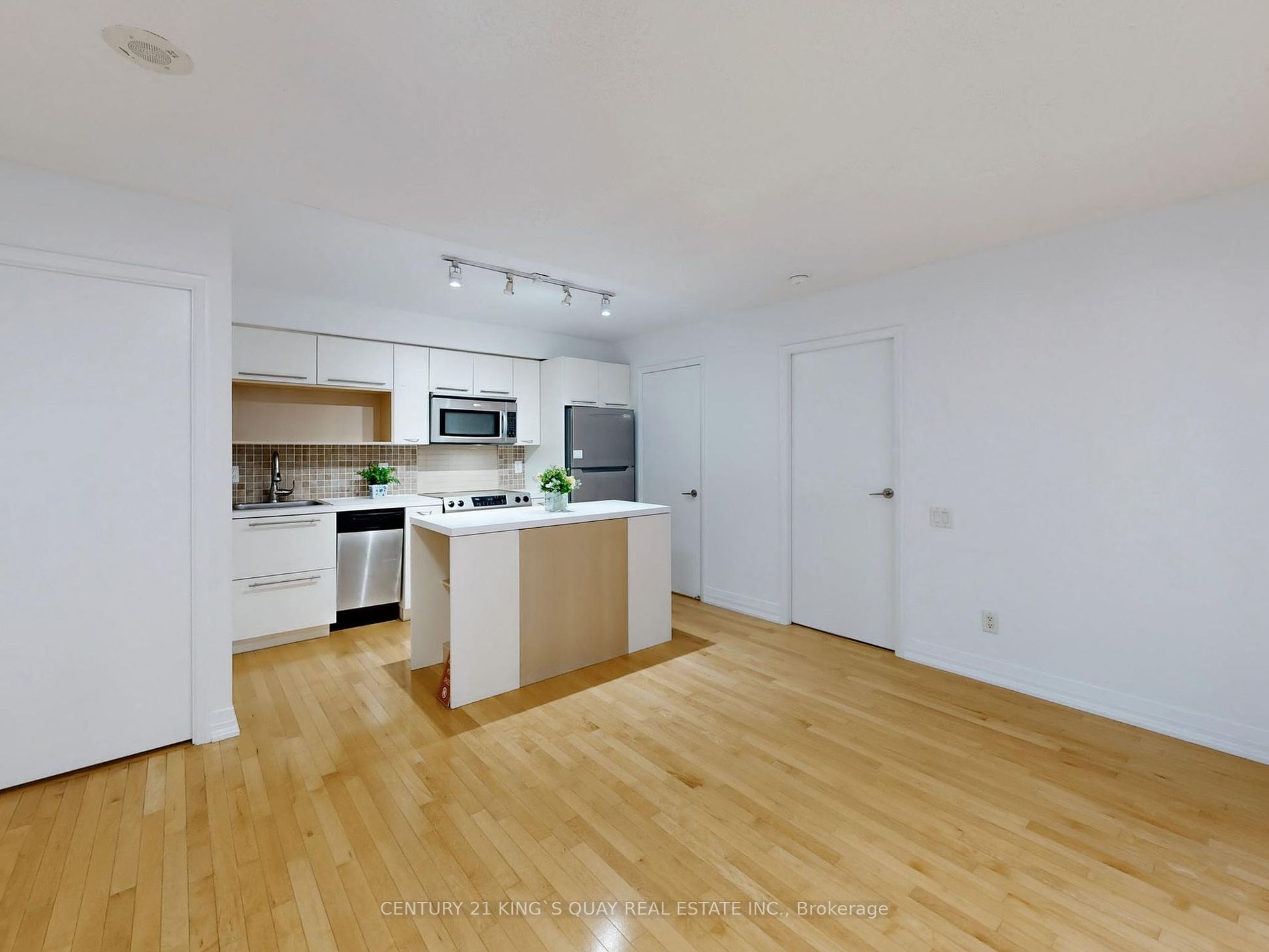 21 Carlton St, #1301