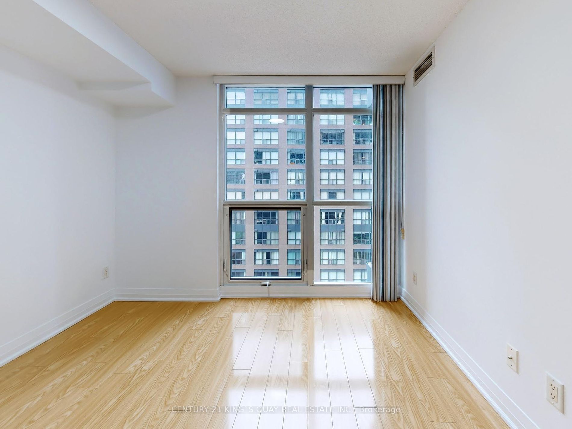 21 Carlton St, #1301