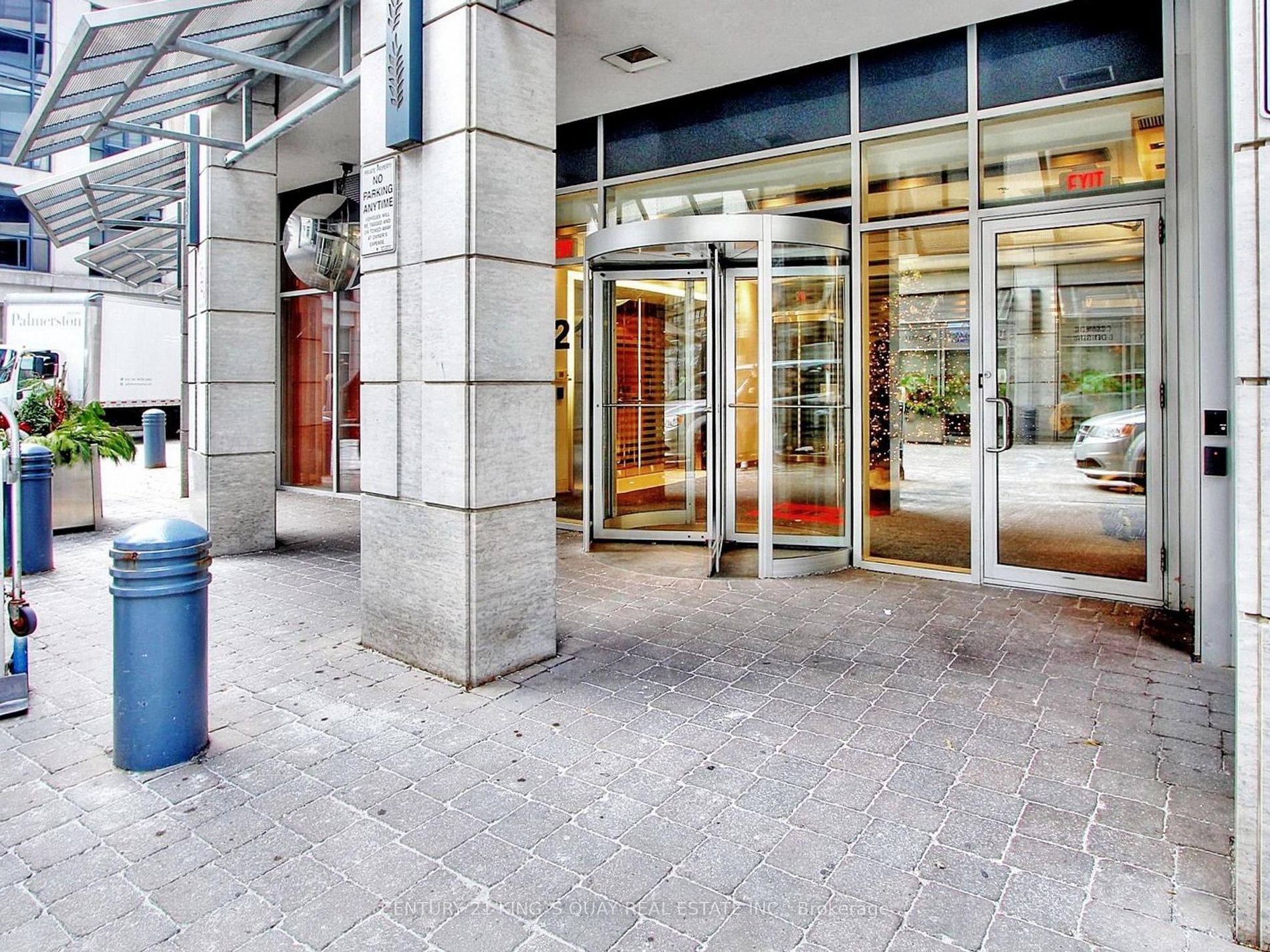 21 Carlton St, #1301