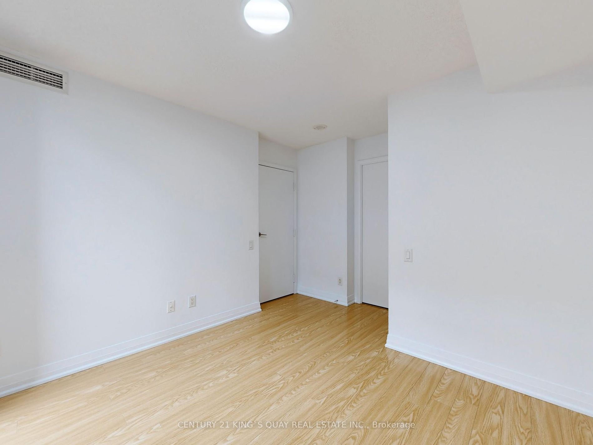 21 Carlton St, #1301