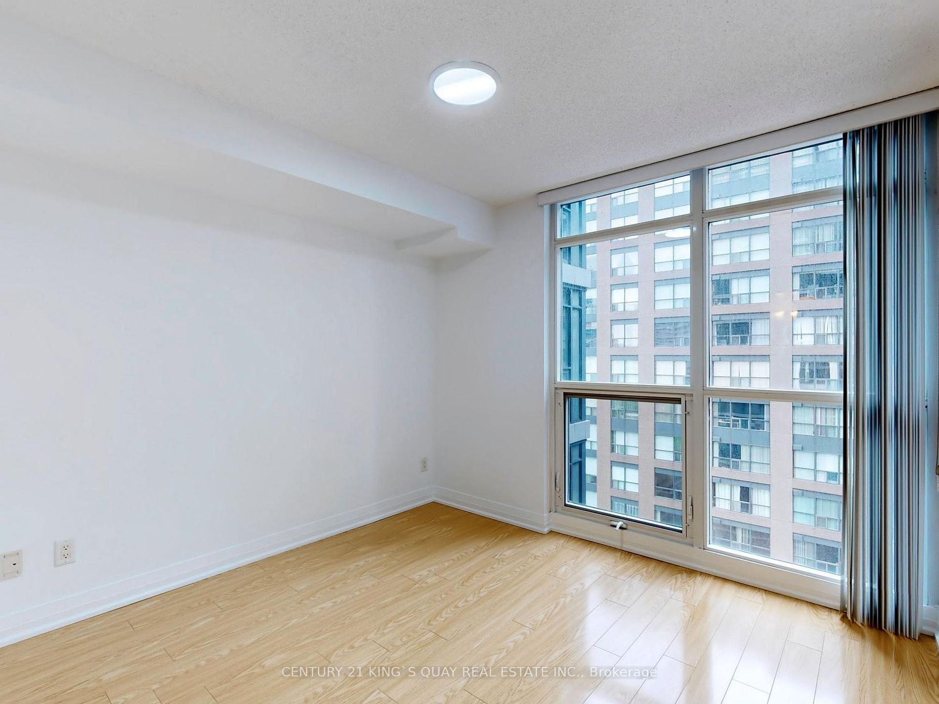 21 Carlton St, #1301
