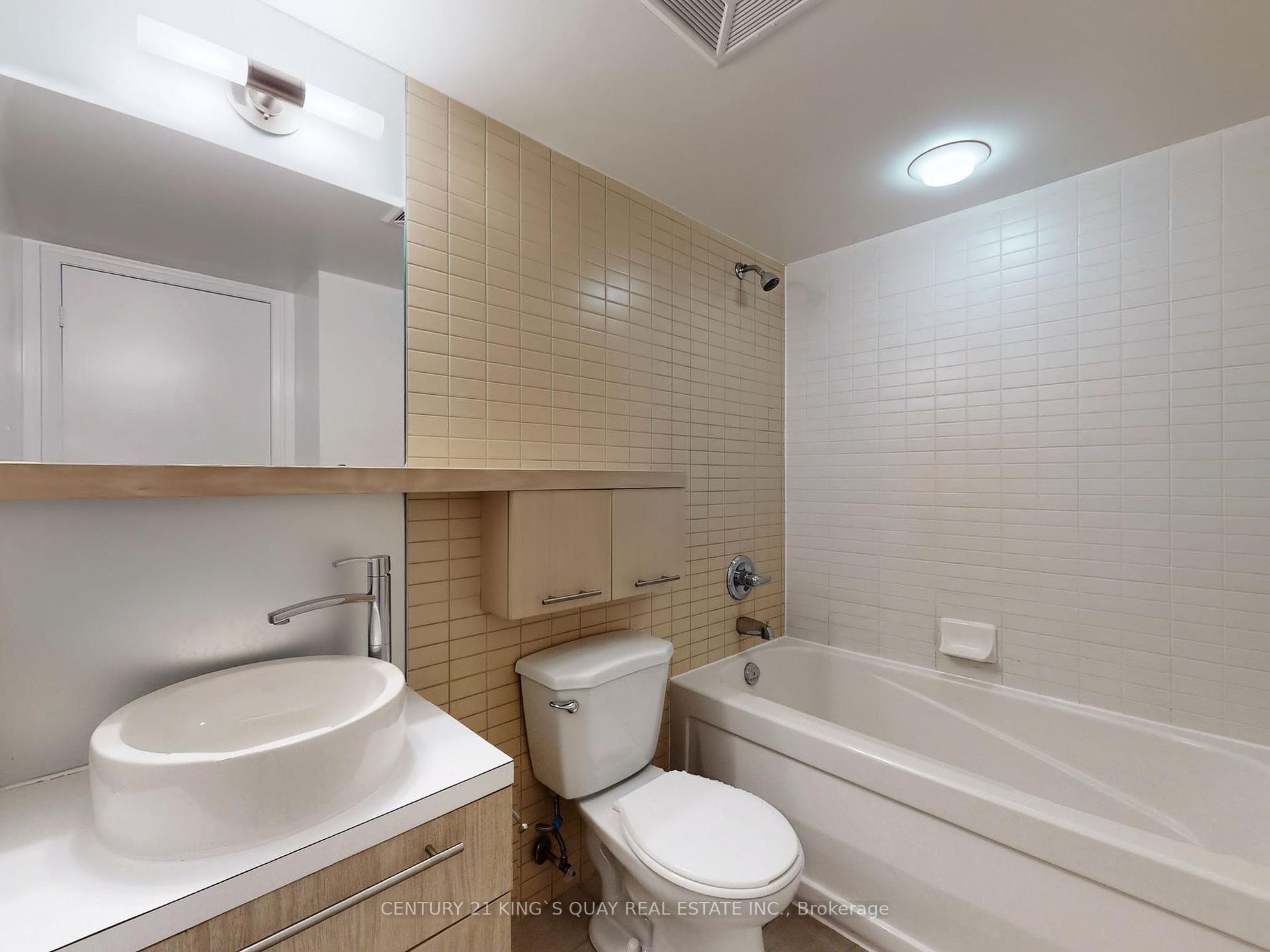21 Carlton St, #1301
