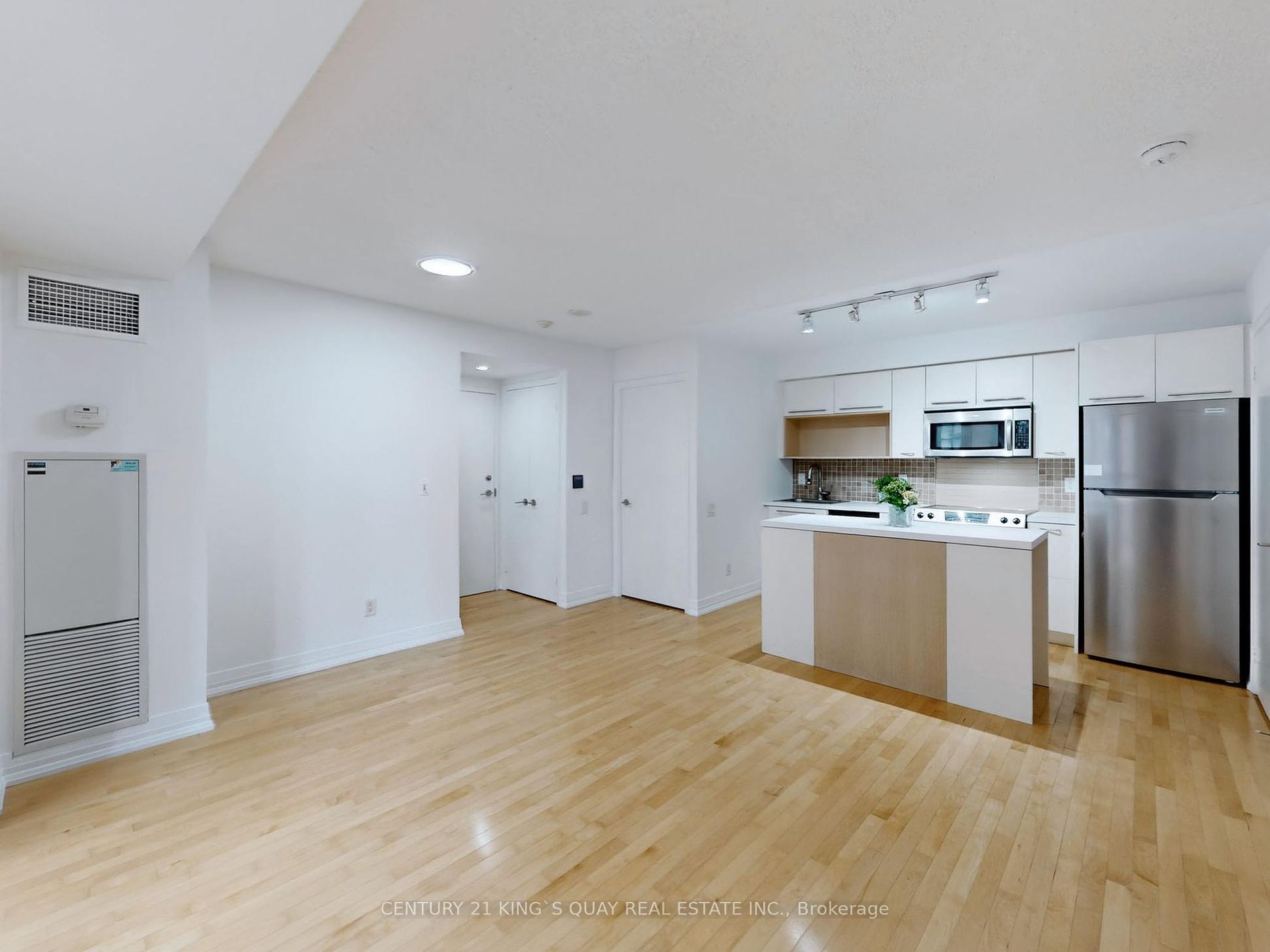 21 Carlton St, #1301
