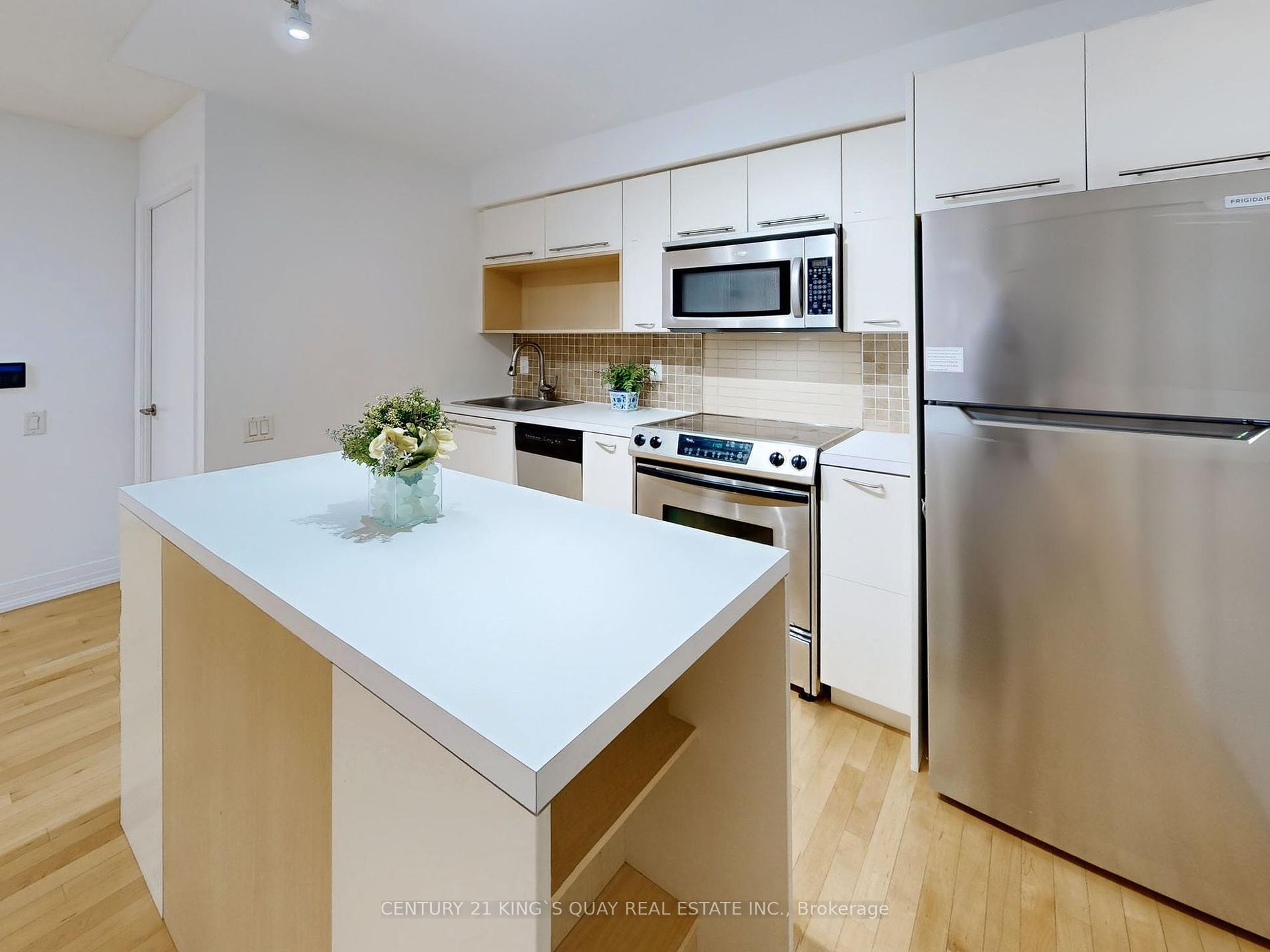 21 Carlton St, #1301
