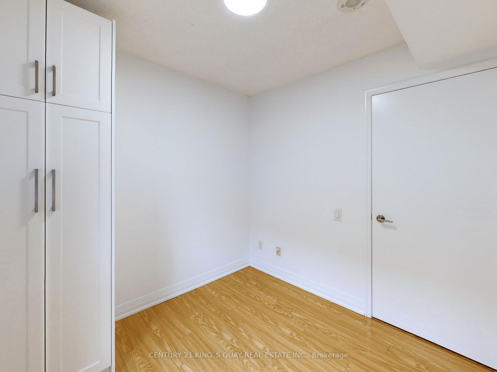 21 Carlton St, #1301